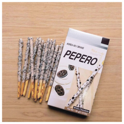 Печенье-соломка LOTTE "Pepero White Cookie" в молочном шоколаде, с крошками печенья, 32 г, Корея, 25